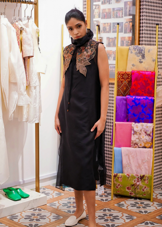 Tian Yue Embroidered Detachable Collar