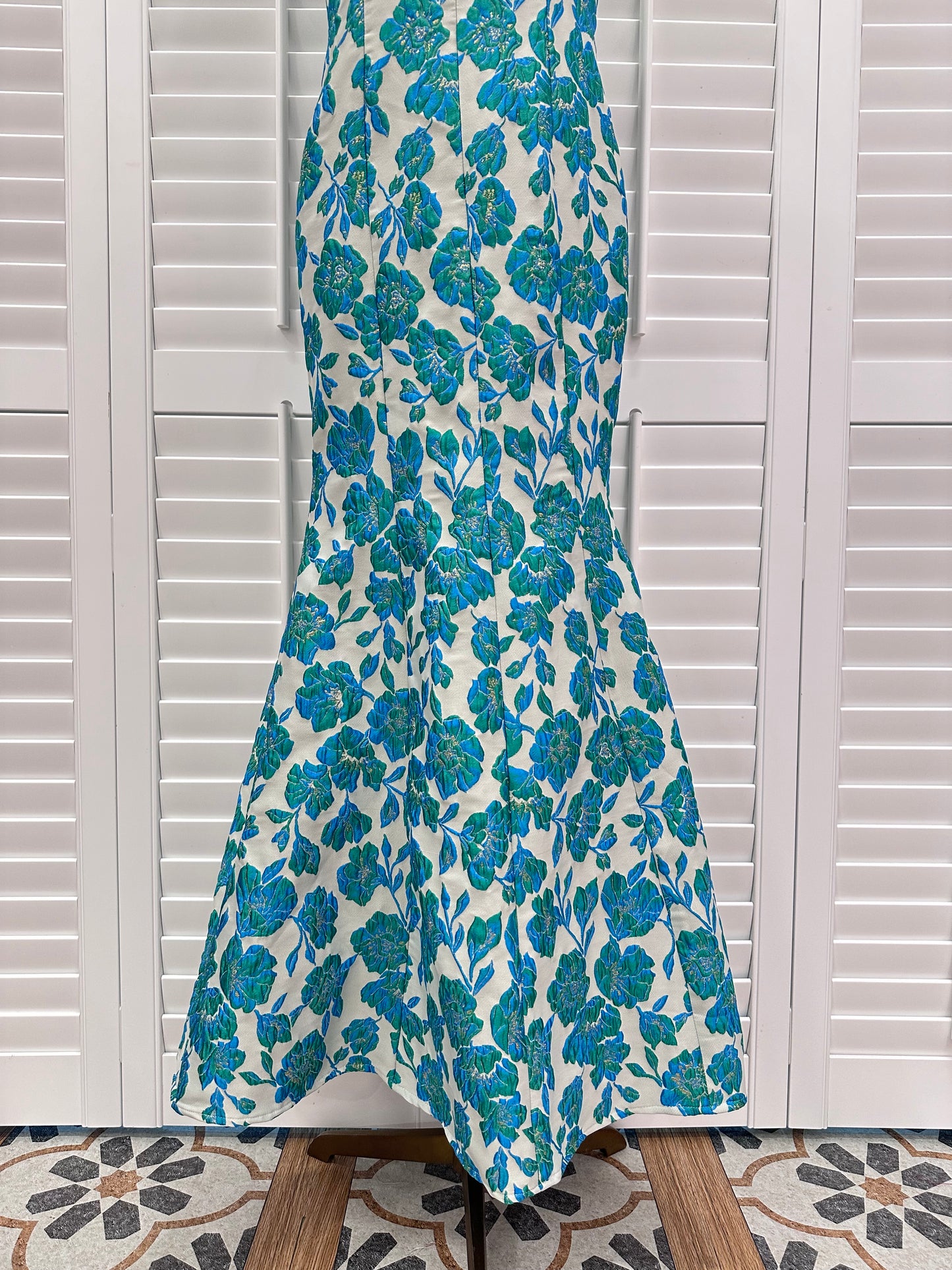 [BESPOKE] Arwen Cape Sleeve Mermaid Cheongsam
