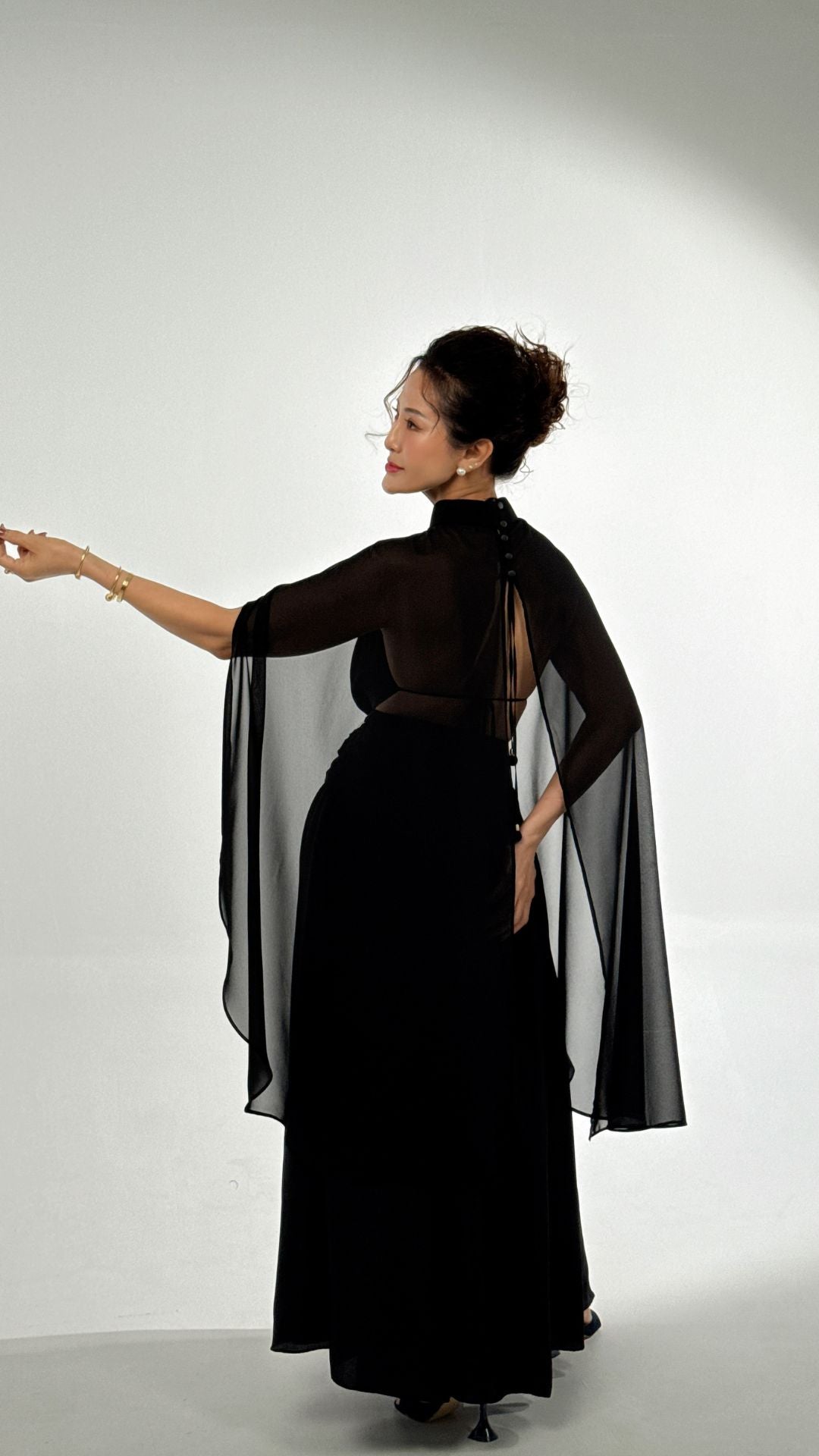 [Bespoke] Aster Asymetrical Cape
