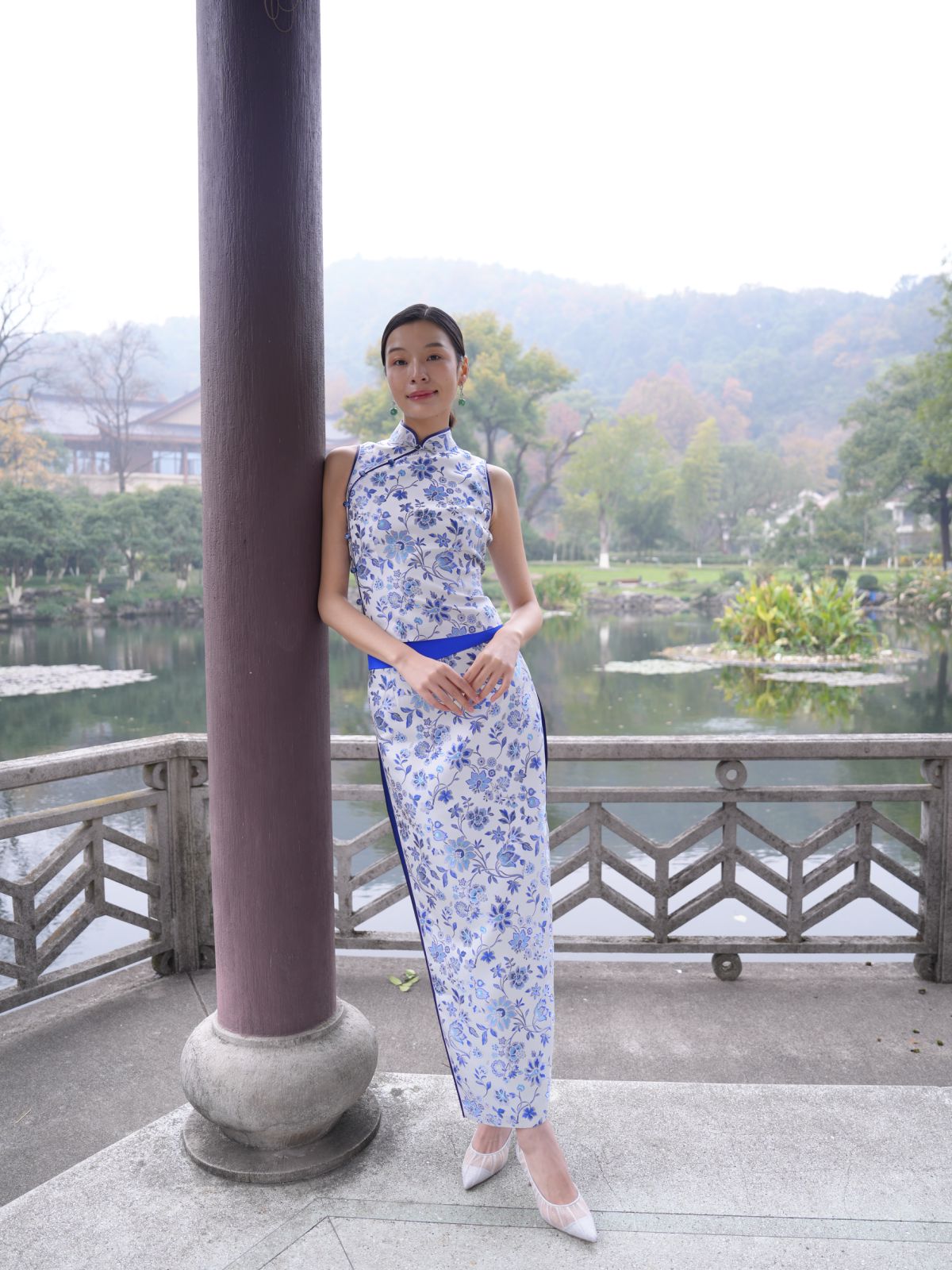 [BESPOKE] Eloise Sleeveless Silk Cheongsam Top