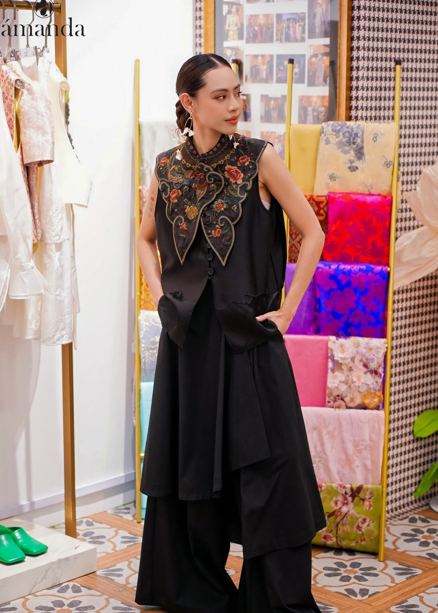 Tian Yue Embroidered Detachable Collar