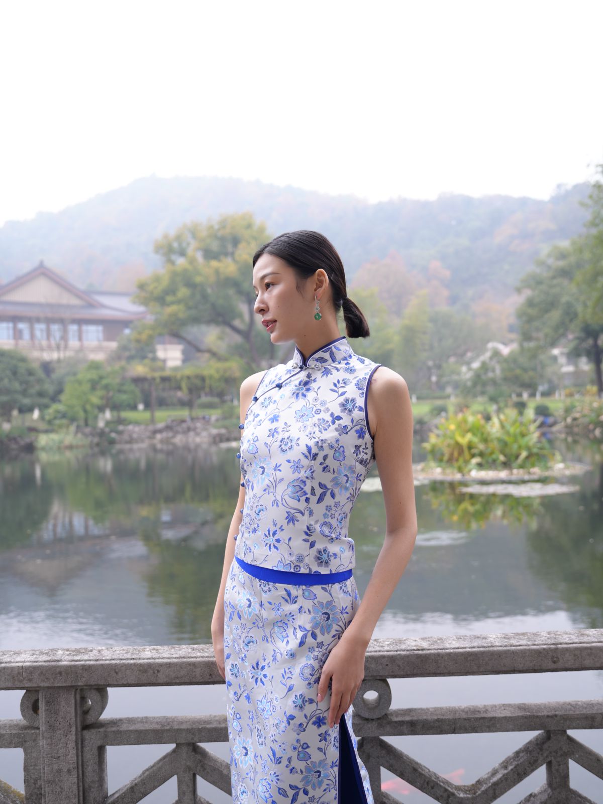 [BESPOKE] Eloise Sleeveless Silk Cheongsam Top