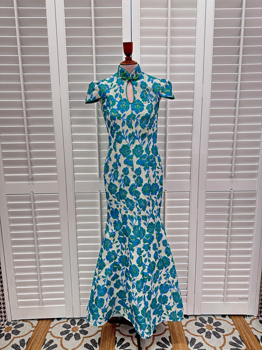 [BESPOKE] Arwen Cape Sleeve Mermaid Cheongsam