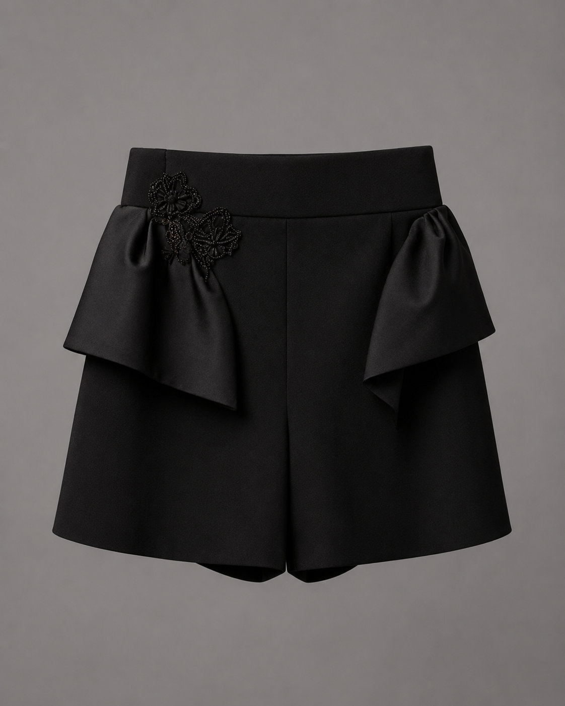 Reine Ruffle Short