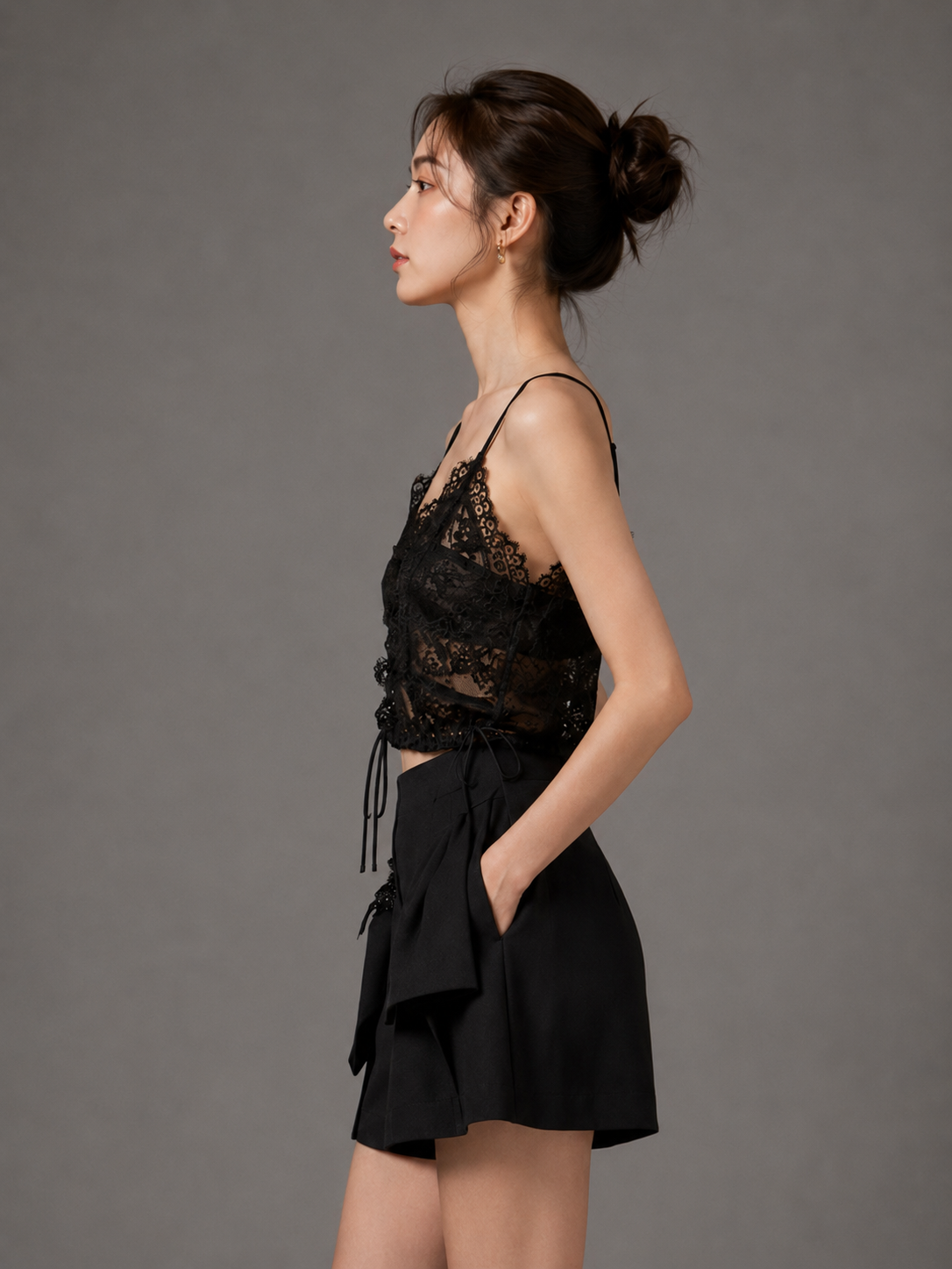 Véronique Sleeveless Lacey Crop Top