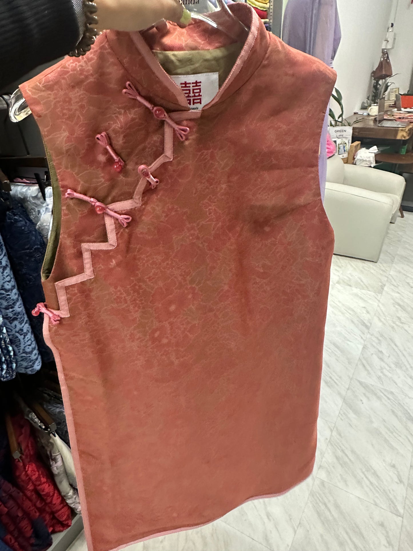 [BESPOKE]Tara Wrap Sleeveless Silk Cheongsam - Sample