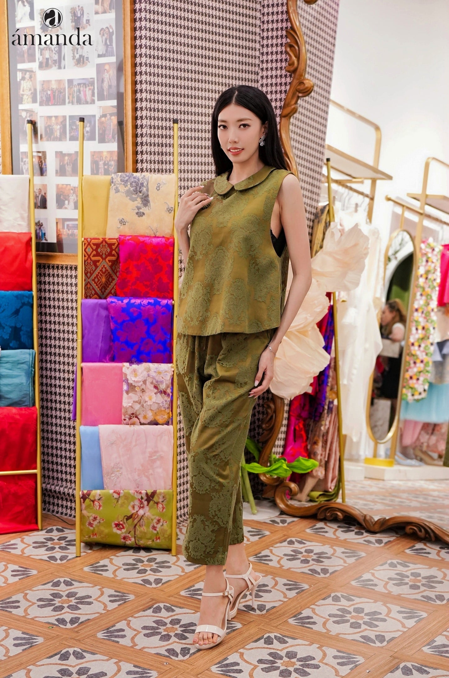 Hui Hui Velvet Embossed Straight Leg Pant