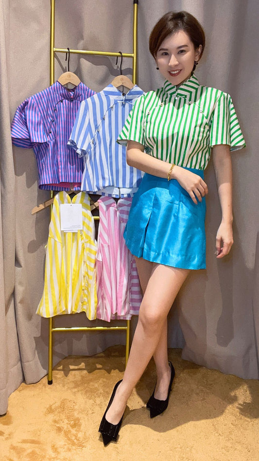 YiHan High Collar Ruffle Sleeve Top