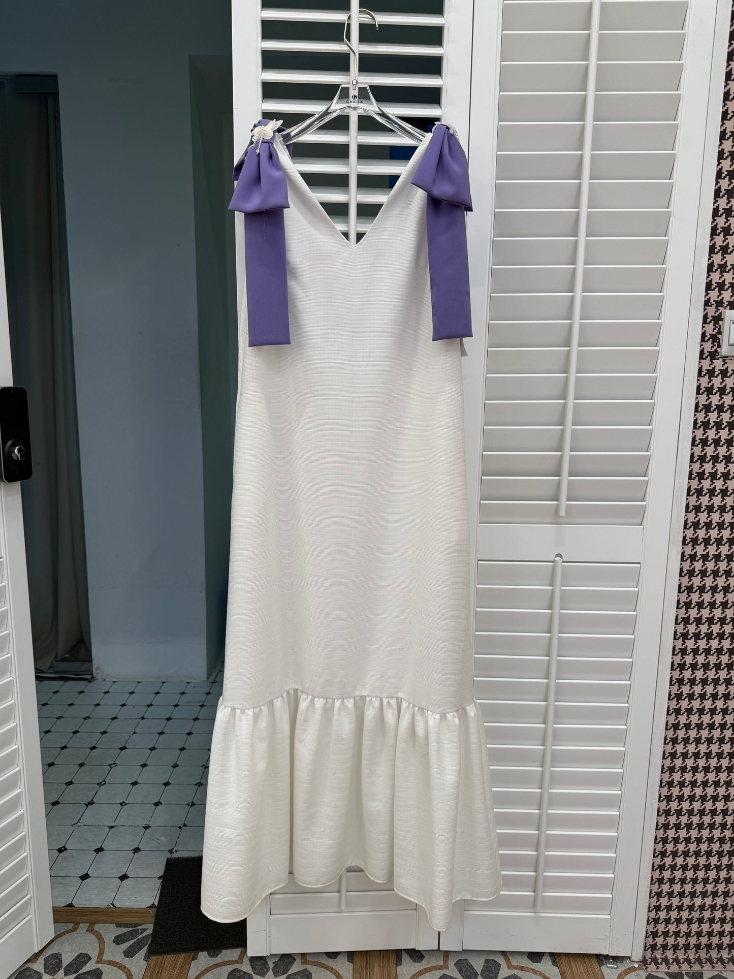 [Bespoke] Milania Sleveless V Neck Maxi Dress