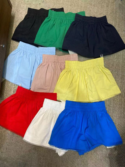 Capri Lace Trimmed Elastic Waist Short