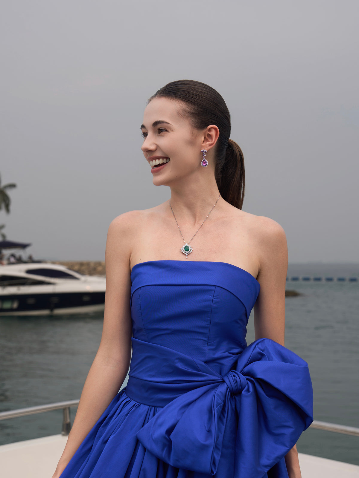 ROYAL AZURE · 皇家湛蓝