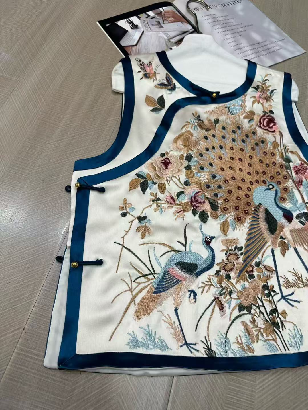 Lan Embroirdery Trimming Vest
