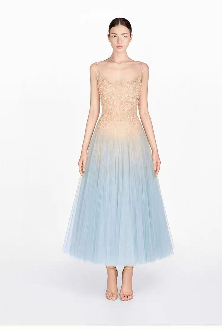 Hà Sleeveless Tulled and Lace Dress