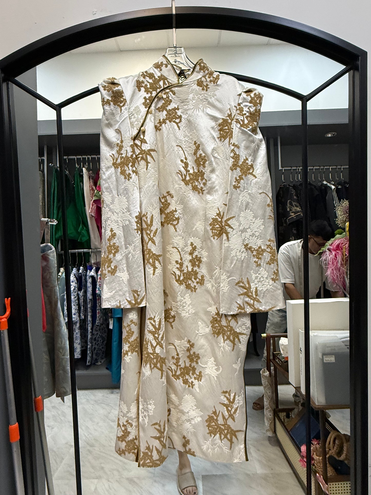 [Bespoke] MaiGu Oriental Cape Cheongsam