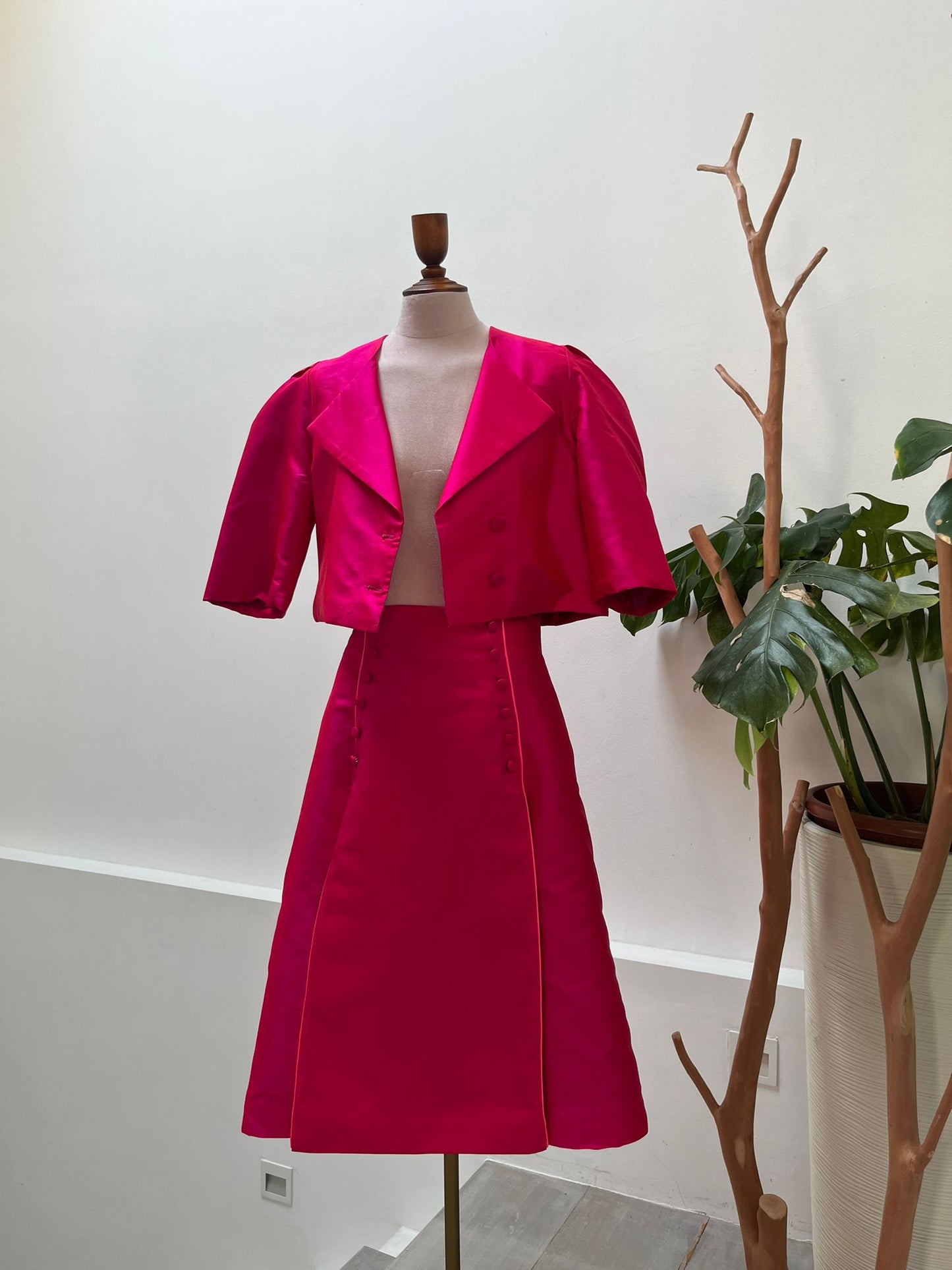 [Bespoke] IYKYK Fedelma Thai Silk Cropped Blazer - Sample