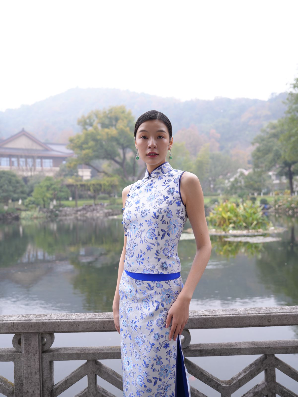 [BESPOKE] Eloise Sleeveless Silk Cheongsam Top