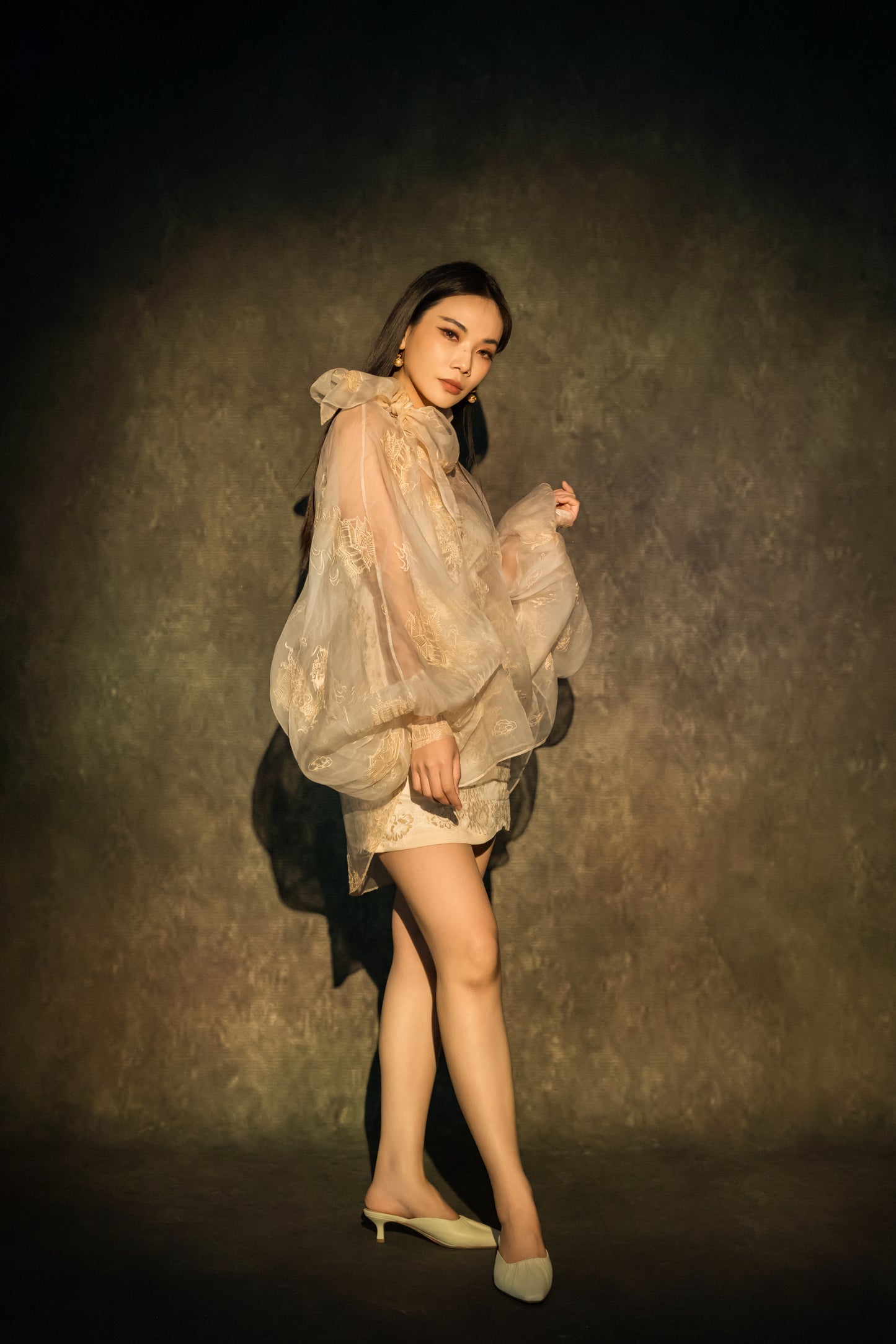 [Bespoke] Eugena Puffy Sleeve Long Top