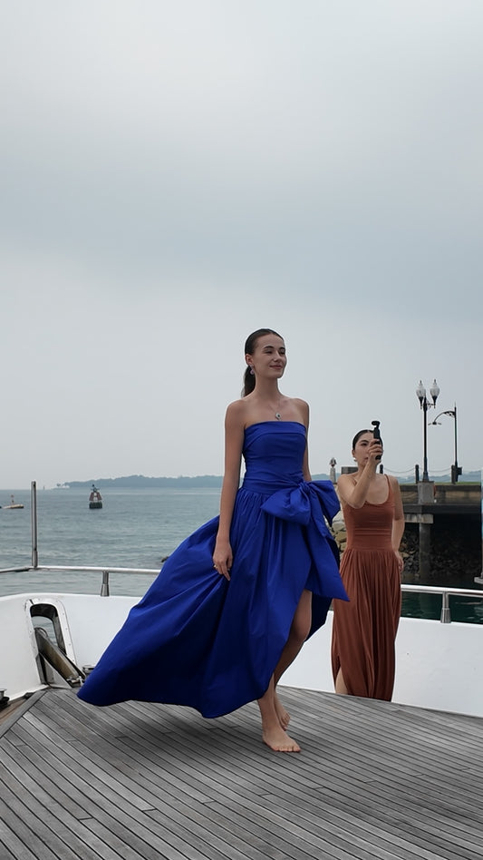 ROYAL AZURE · 皇家湛蓝