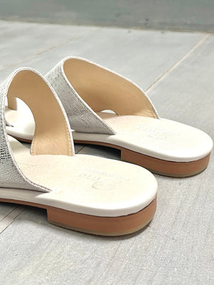 Noal Flat Sandals